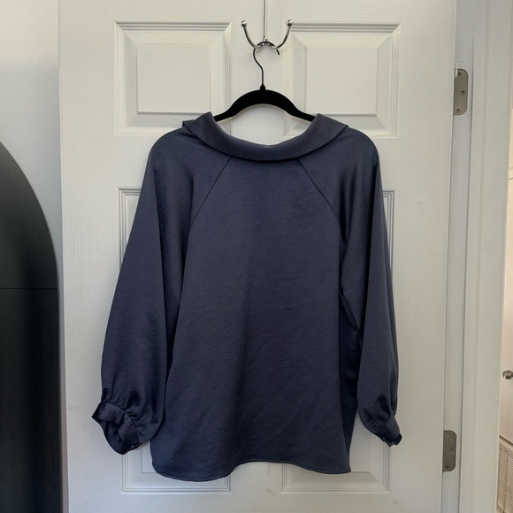 Express Relaxed Satin Portofino Shirt - Picture 2 of 3